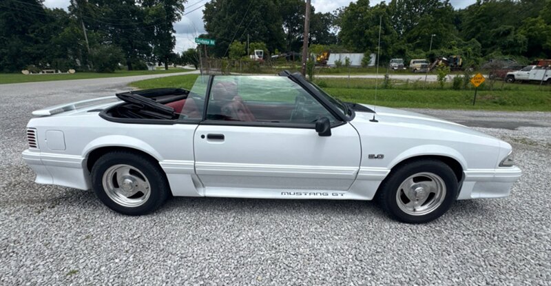 1988 Ford Mustang GT - Photo 4 - Elkhart, IN 46514