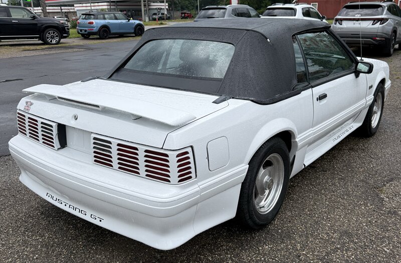 1988 Ford Mustang GT - Photo 14 - Elkhart, IN 46514