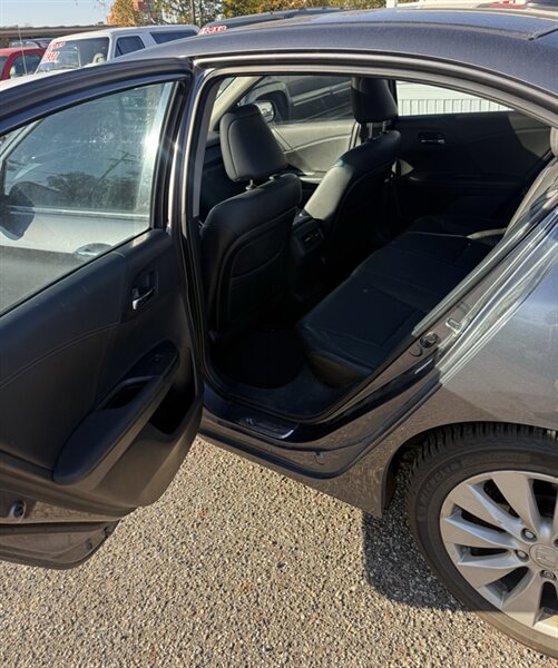 2014 Honda Accord EX-L w/Navi - Photo 7 - Elkhart, IN 46514