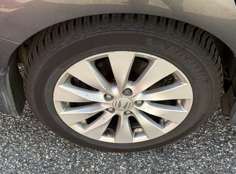 2014 Honda Accord EX-L w/Navi - Photo 13 - Elkhart, IN 46514