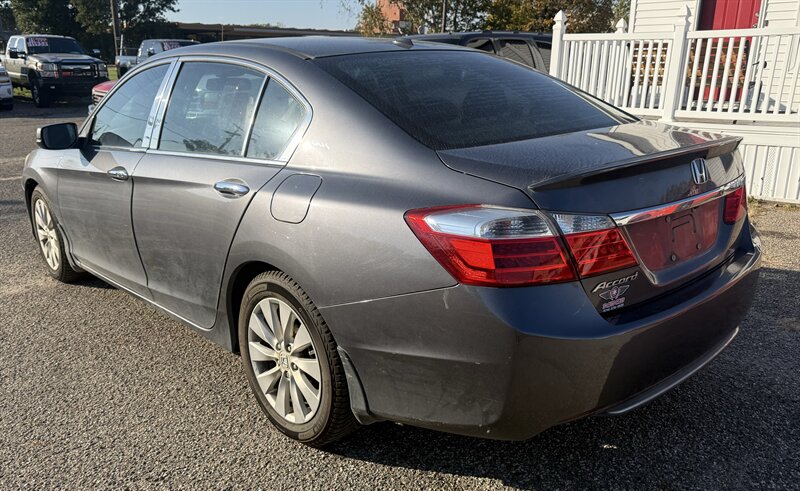 2014 Honda Accord EX-L w/Navi - Photo 2 - Elkhart, IN 46514
