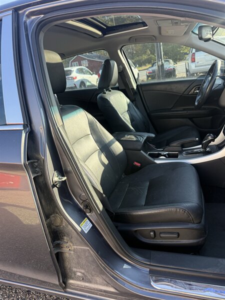 2014 Honda Accord EX-L w/Navi - Photo 10 - Elkhart, IN 46514