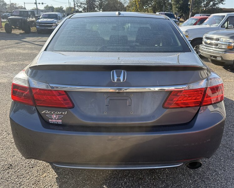 2014 Honda Accord EX-L w/Navi - Photo 4 - Elkhart, IN 46514