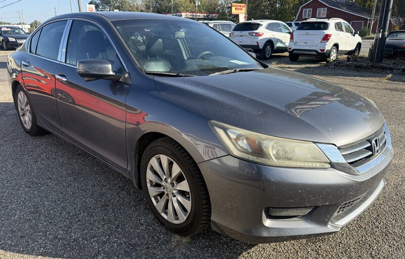 2014 Honda Accord EX-L w/Navi - Photo 0 - Elkhart, IN 46514