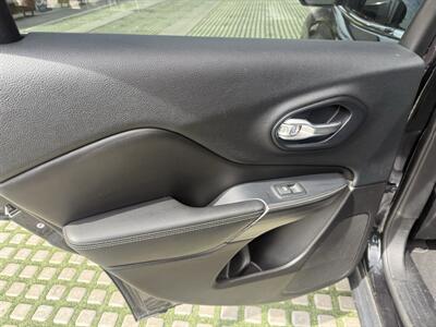 2016 Jeep Cherokee Limited   - Photo 25 - Irvine, CA 92612