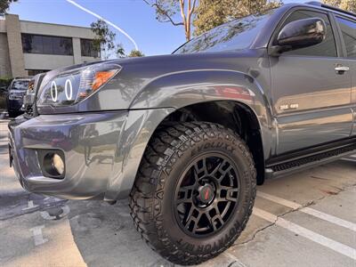 2006 Toyota 4Runner SR5 4WD W/TRD WHEELS APPLE CARPLAY BACKUP CAMERA   - Photo 8 - Irvine, CA 92612