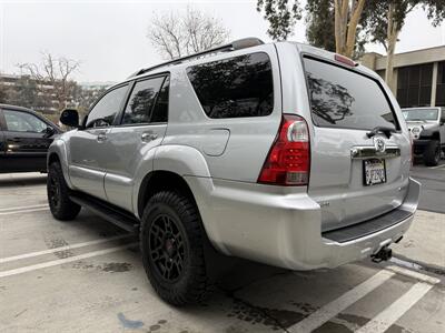 2007 Toyota 4Runner SR5   - Photo 9 - Irvine, CA 92612