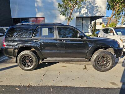 2004 Toyota 4Runner SR5 W/TRD WHEELS, BACKUP CAMERA & APPLE CARPLAY   - Photo 4 - Irvine, CA 92612