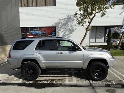 2003 Toyota 4Runner SR5   - Photo 4 - Irvine, CA 92612