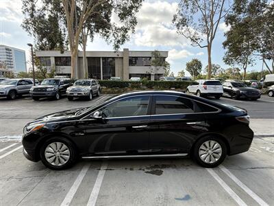 2016 Hyundai SONATA Hybrid SE   - Photo 9 - Irvine, CA 92612