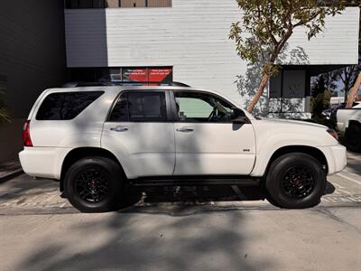 2006 Toyota 4Runner SR5 W/TRD wheels   - Photo 3 - Irvine, CA 92612