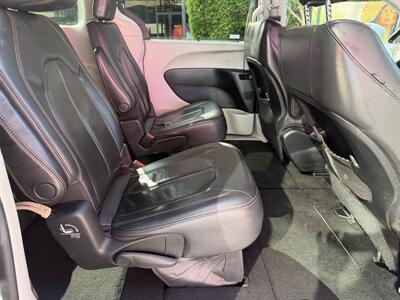 2018 Chrysler Pacifica Touring L   - Photo 19 - Irvine, CA 92612