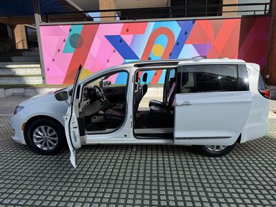 2018 Chrysler Pacifica Touring L   - Photo 31 - Irvine, CA 92612