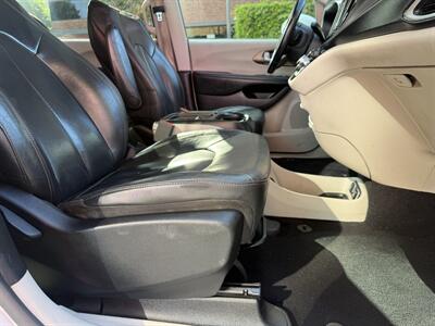 2018 Chrysler Pacifica Touring L   - Photo 21 - Irvine, CA 92612