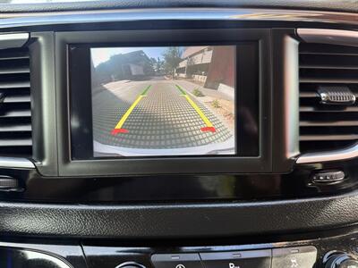 2018 Chrysler Pacifica Touring L   - Photo 13 - Irvine, CA 92612