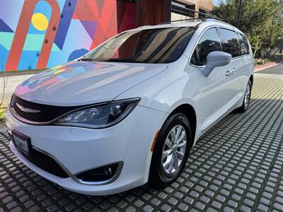 2018 Chrysler Pacifica Touring L   - Photo 9 - Irvine, CA 92612