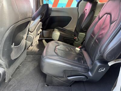 2018 Chrysler Pacifica Touring L   - Photo 24 - Irvine, CA 92612