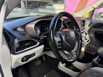 2018 Chrysler Pacifica Touring L   - Photo 27 - Irvine, CA 92612