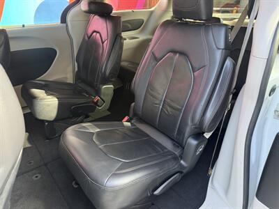 2018 Chrysler Pacifica Touring L   - Photo 23 - Irvine, CA 92612