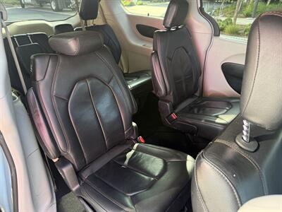 2018 Chrysler Pacifica Touring L   - Photo 18 - Irvine, CA 92612