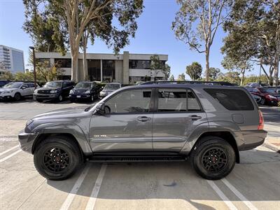 2005 Toyota 4Runner SR5 4WD W/TRD WHEELS & APPLE CARPLAY   - Photo 10 - Irvine, CA 92612