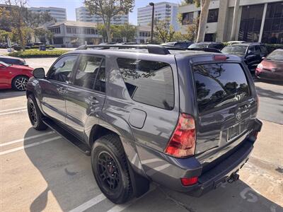 2005 Toyota 4Runner SR5 4WD W/TRD WHEELS & APPLE CARPLAY   - Photo 9 - Irvine, CA 92612