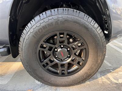 2005 Toyota 4Runner SR5 W/TRD Wheels   - Photo 26 - Irvine, CA 92612