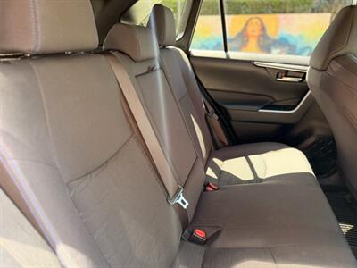 2022 Toyota RAV4 Hybrid SE   - Photo 13 - Irvine, CA 92612