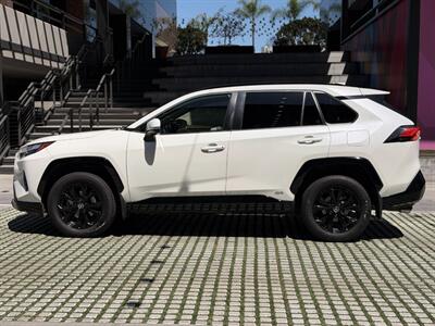 2022 Toyota RAV4 Hybrid SE   - Photo 8 - Irvine, CA 92612