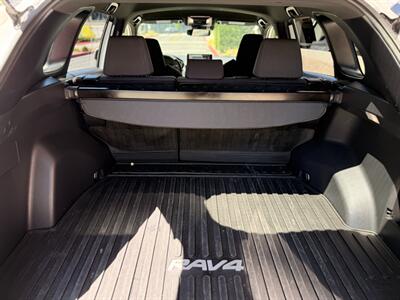 2022 Toyota RAV4 Hybrid SE   - Photo 20 - Irvine, CA 92612