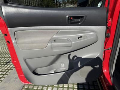 2006 Toyota Tacoma V6   - Photo 16 - Irvine, CA 92612