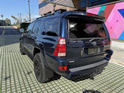 2005 Toyota 4Runner SR5 4X4 W APPLE CARPLAY   - Photo 8 - Irvine, CA 92612