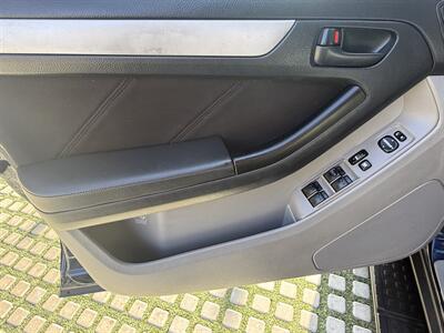 2007 Toyota 4Runner SR5   - Photo 14 - Irvine, CA 92612