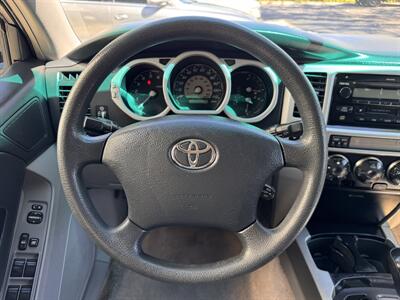 2004 Toyota 4Runner SR5   - Photo 20 - Irvine, CA 92612