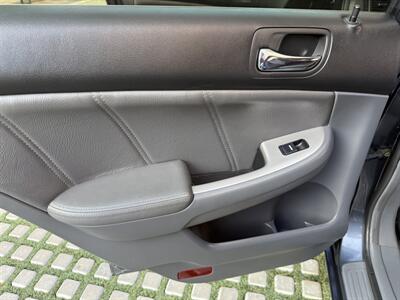 2004 Honda Accord EX w/Leather   - Photo 14 - Irvine, CA 92612