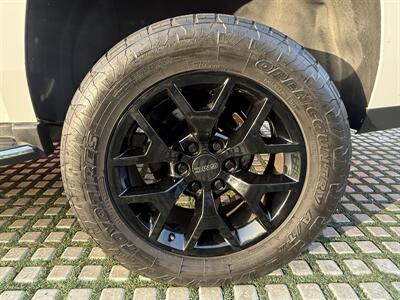 2017 GMC Yukon SLE   - Photo 9 - Irvine, CA 92612