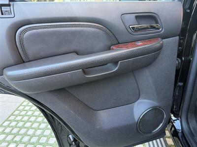 2013 Cadillac Escalade Premium   - Photo 16 - Irvine, CA 92612