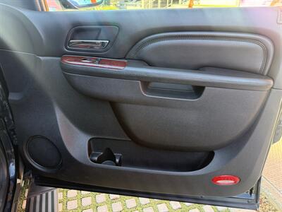 2013 Cadillac Escalade Premium   - Photo 13 - Irvine, CA 92612