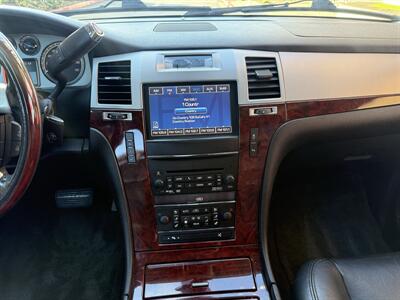 2013 Cadillac Escalade Premium   - Photo 20 - Irvine, CA 92612