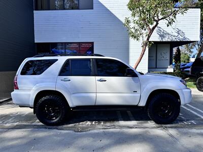 2006 Toyota 4Runner SR5 w/TRD Wheels   - Photo 2 - Irvine, CA 92612