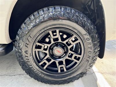 2006 Toyota 4Runner SR5 w/TRD Wheels   - Photo 25 - Irvine, CA 92612