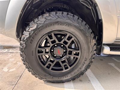 2004 Toyota 4Runner Limited W/TRD Wheels   - Photo 12 - Irvine, CA 92612