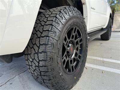 2005 Toyota 4Runner SR5 w/TRD wheels, Backup Camera, and Apple Carplay   - Photo 15 - Irvine, CA 92612