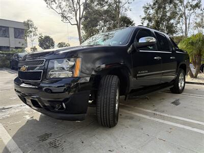 2013 Chevrolet Avalanche LTZ Black Diamond   - Photo 3 - Irvine, CA 92612