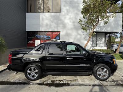 2013 Chevrolet Avalanche LTZ Black Diamond   - Photo 4 - Irvine, CA 92612