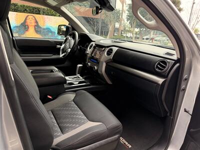 2020 Toyota Tundra SR5   - Photo 10 - Irvine, CA 92612