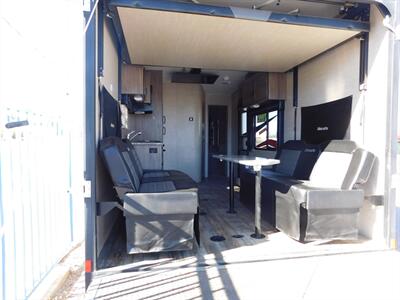 2018 Pacific Coachworks Blazen M-22FS   - Photo 4 - Sierra Vista, AZ 85650