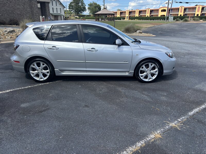 2009 Mazda Mazda3 s Sport - Photo 1 - Forsyth, GA 31029