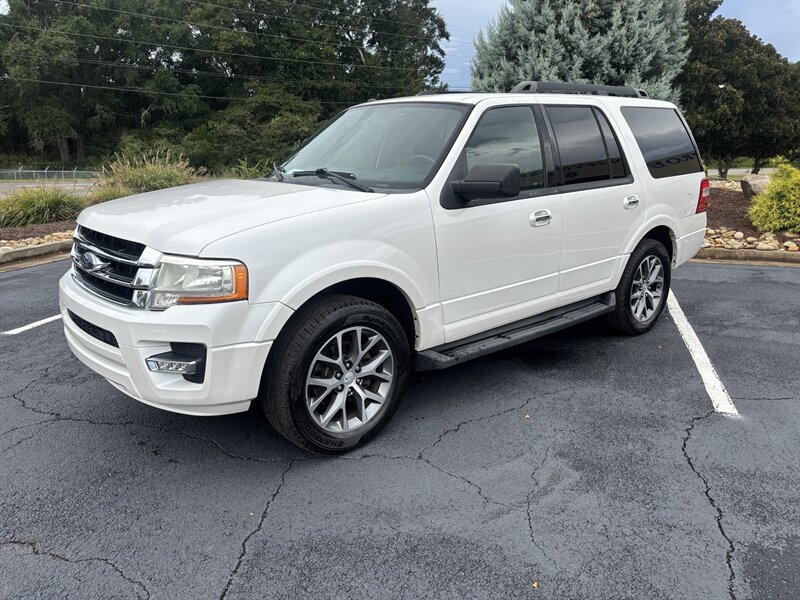 2015 Ford Expedition XLT   - Photo 1 - Forsyth, GA 31029