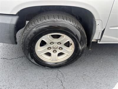 2005 Dodge Dakota SLT   - Photo 25 - Forsyth, GA 31029